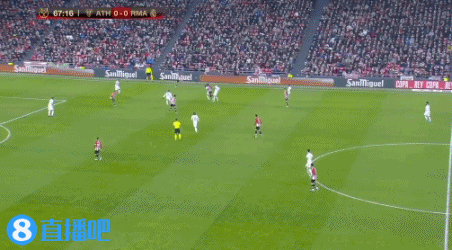 足球中超球队旅程曝光，航班延误引不满