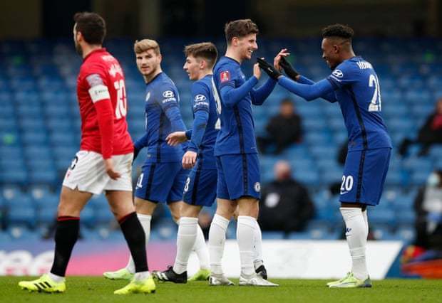 NBA：雄鹿客场大胜76人 字母哥30+12+10